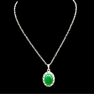 Handmade Green Chalcedony Gem Stone Crystal Silver Tone 18" Calming Necklace